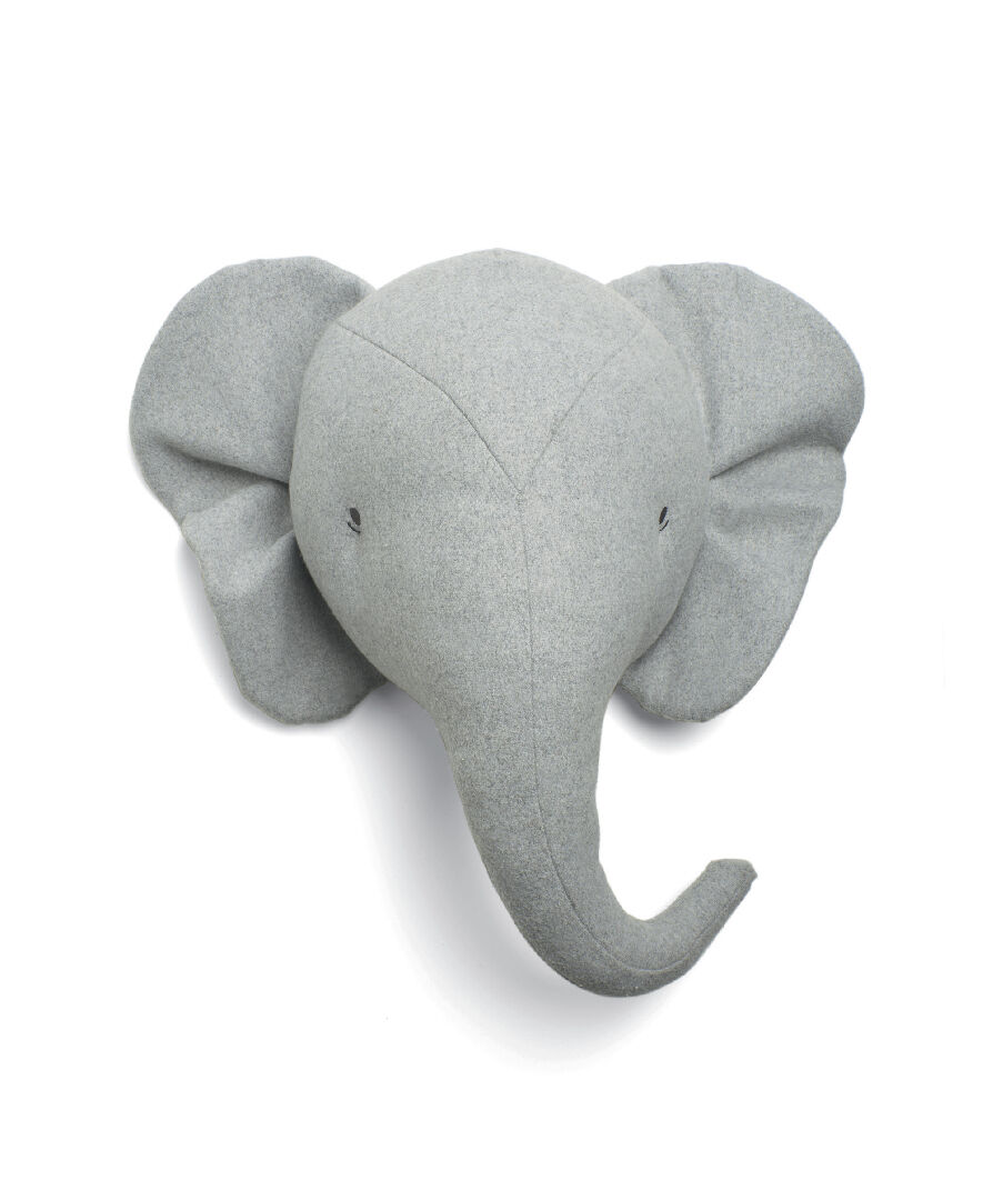 زينة حائط على شكل رأس فيل